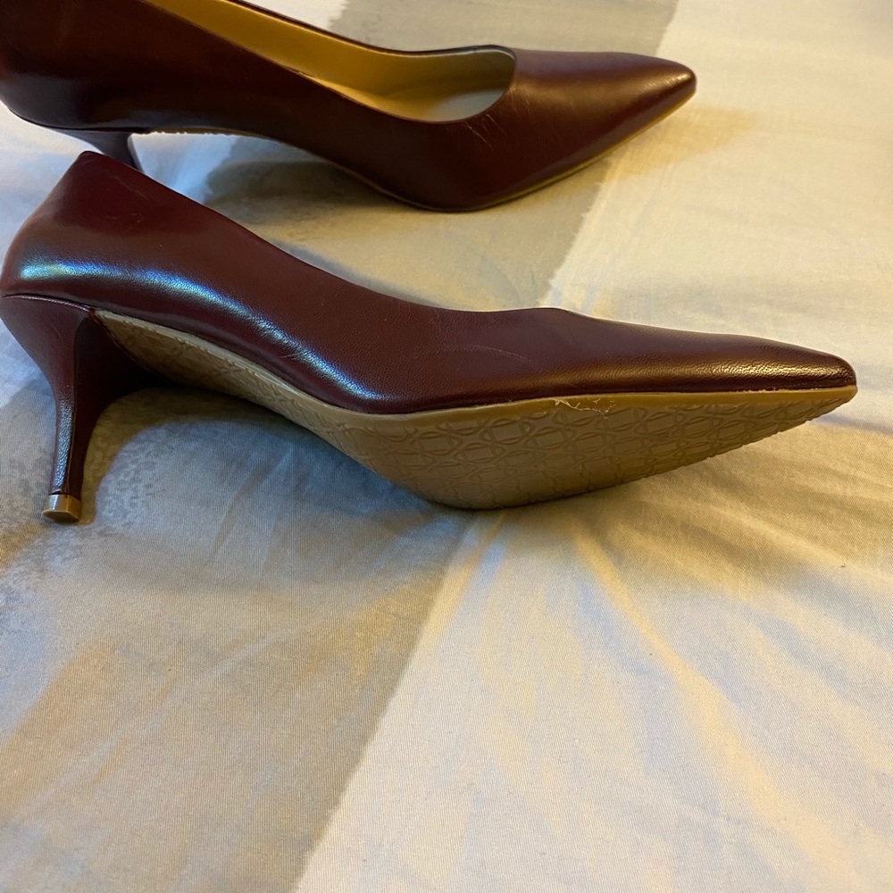 Pumps - Picture 2 of 4